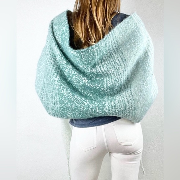 Mer-Sea Fringe Blanket Scarf, Ombré Teal, Soft Cozy Travel Wrap, OS - Picture 3 of 7